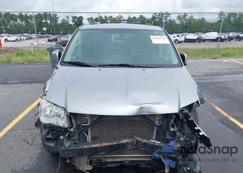 2016 Chrysler Town & Country Touring из США, поврежденный, VIN 2C4RC1BG3GR228962